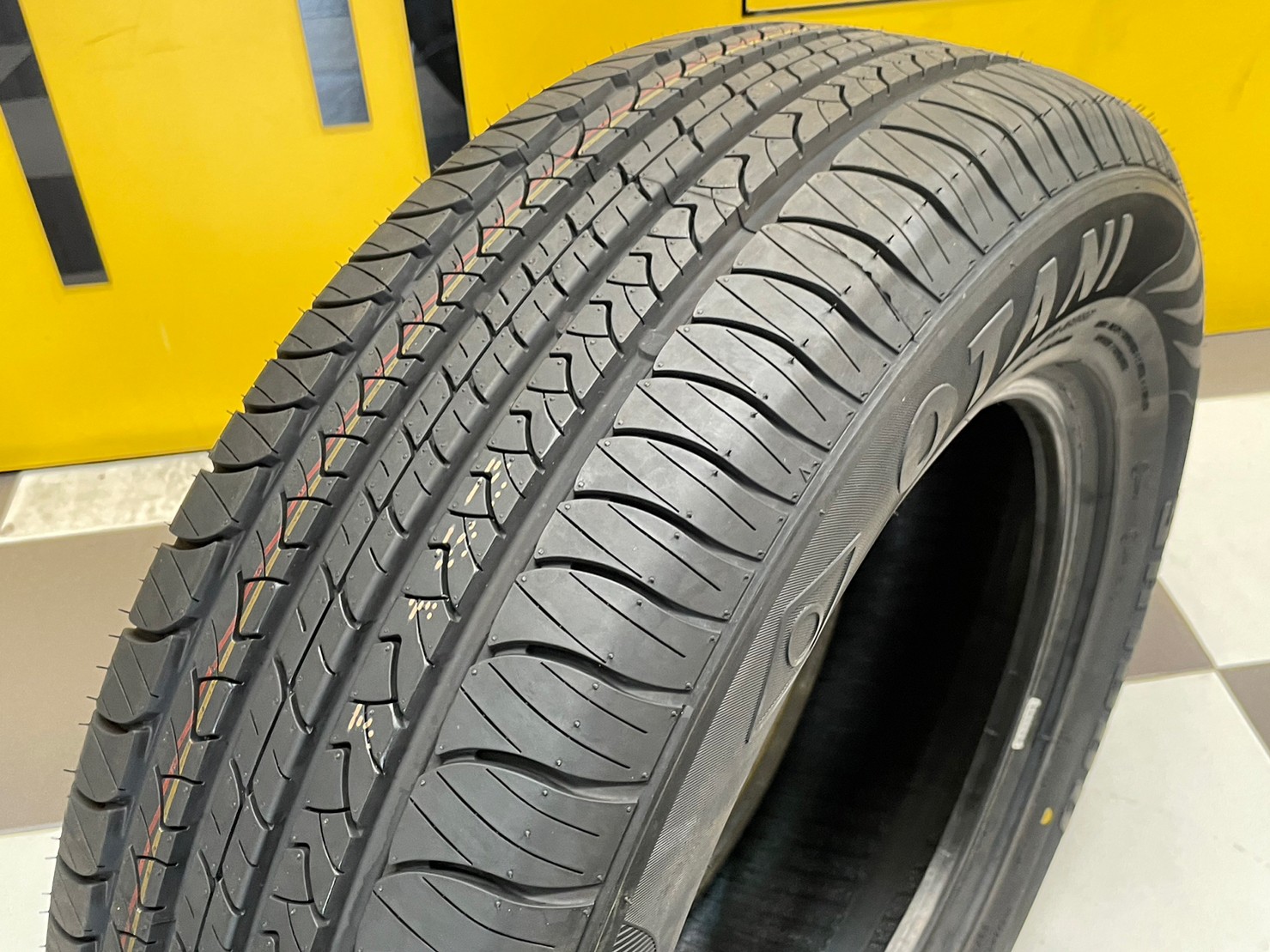 OTANI SA1000 235/65R17 ยางใหม่ปี2023 ราคาพิเศษพร้อมติดตั้งฟรี สามารถสอบถามเพิ่มเติมได้ค่ะ