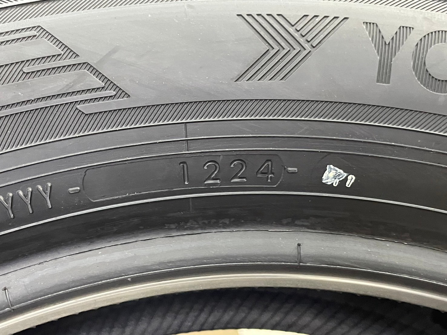 #ยางใหม่โยโกฮาม่า #YOKOHAMA BluEarth - XT #AE61 215/60R17 ยางใหม่ปี2024