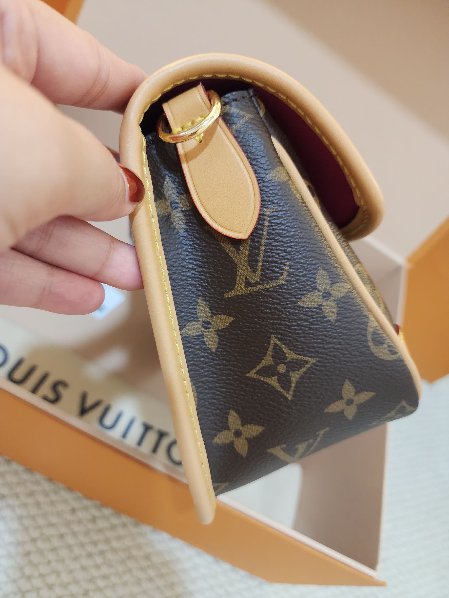 Lv diane mono microchip ปี25