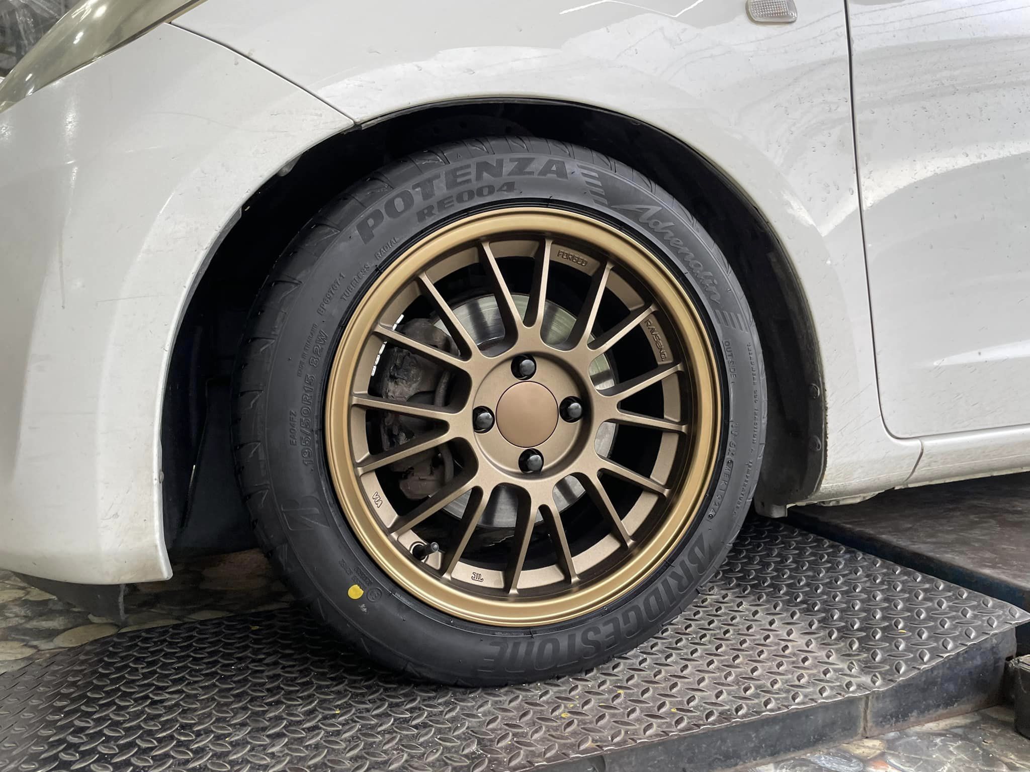 #ล้อแม็กซ์ใหม่SE37 #PredatorPD-30 15X7 ET35 4X100 Bridgestone_Potenza_RE004 195/50R15