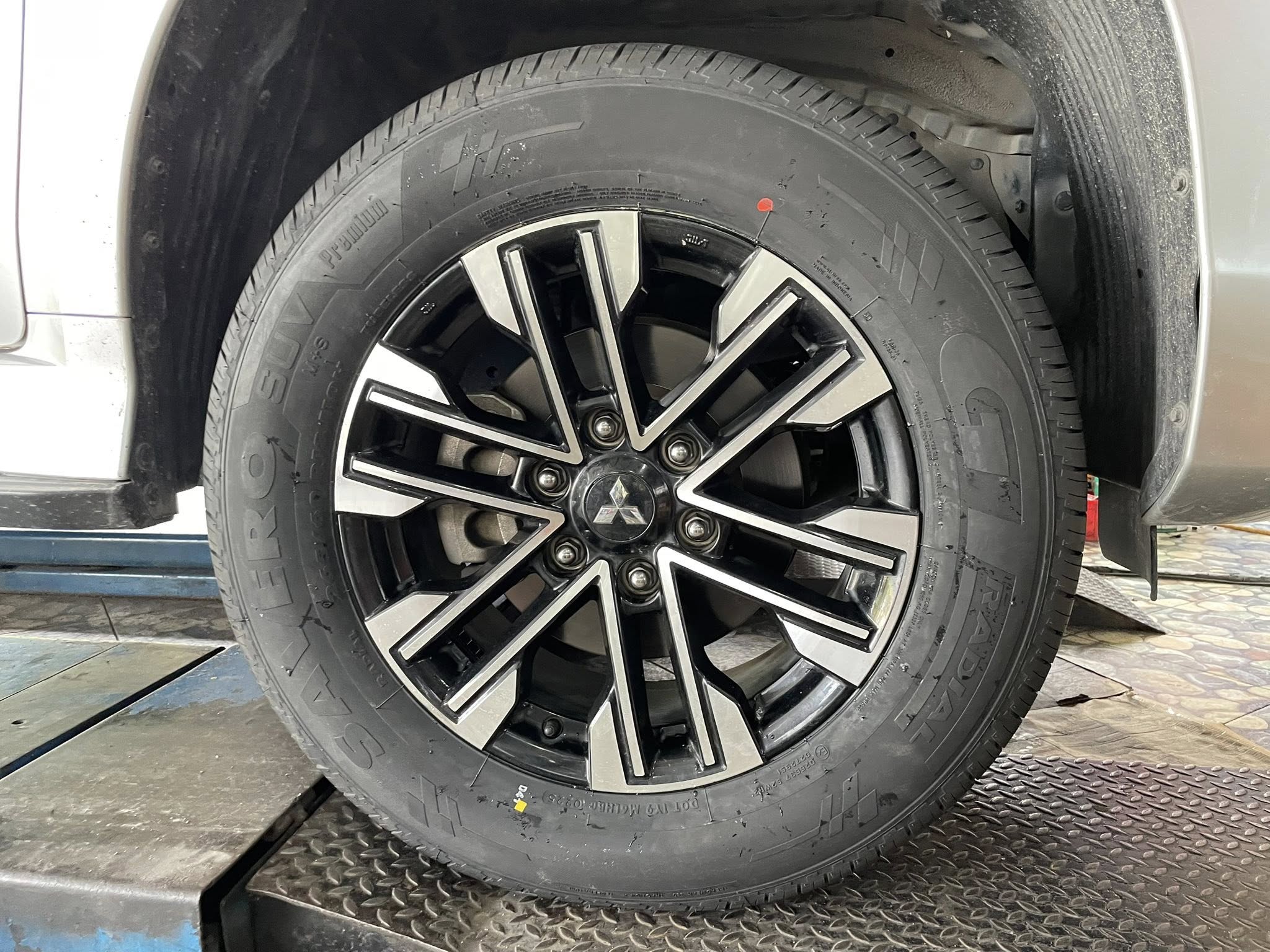 MITSUBISHI_PajeroSport 🚘เปลี่ยนยาง 🛞🐘#GT RADIAL #SAVERO SUV 265/60R18