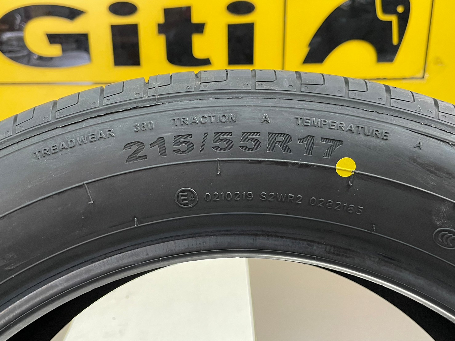 Giti ComfortF22 215/55R17 ยางใหม่ปี2023