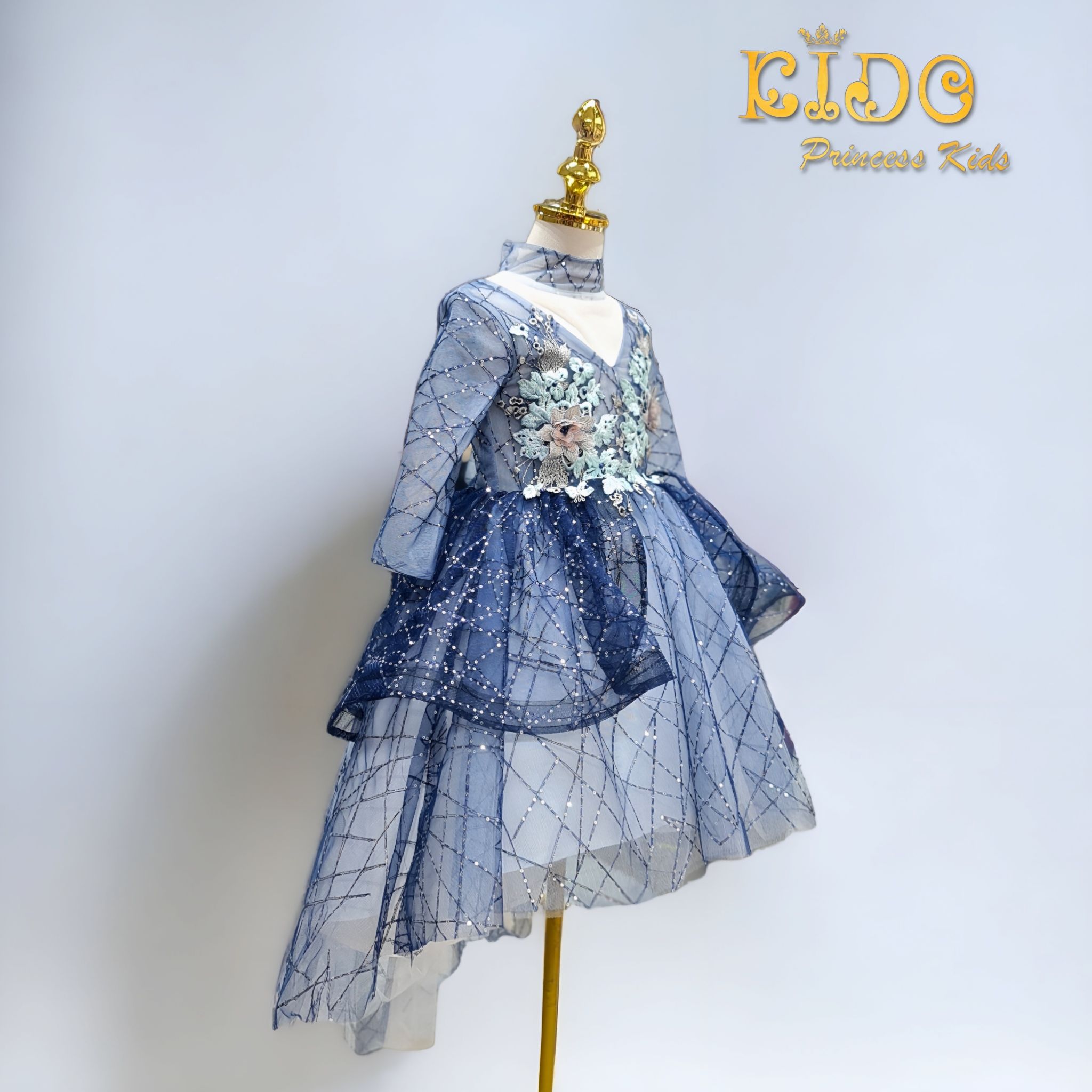 ชุดราตรีเด็ก(หน้าร้านอยู่รัชดา ลองได้ถ่ายรูปจากชุดจริง)W18536 สีน้ำเงิน แขนยาว กระโปรงหน้าสั้นหลังยาว