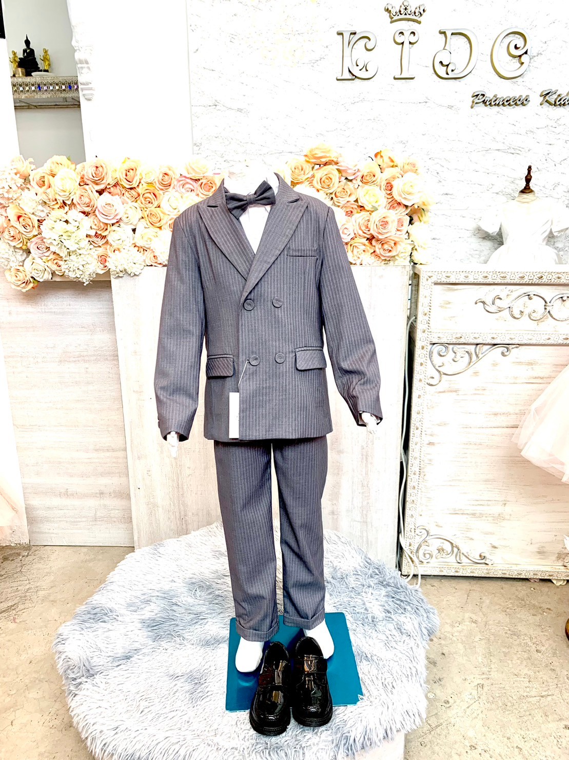 สูทเด็กผู้ชาย(หน้าร้านอยู่รัชดา ลองได้ถ่ายรูปจากชุดจริง)S142เซ็ตสูท5ชิ้นสีเทา เสื้อสูท กั๊ก เสื้อเชิ๊ต หูกระต่าย กางเกงขายาว