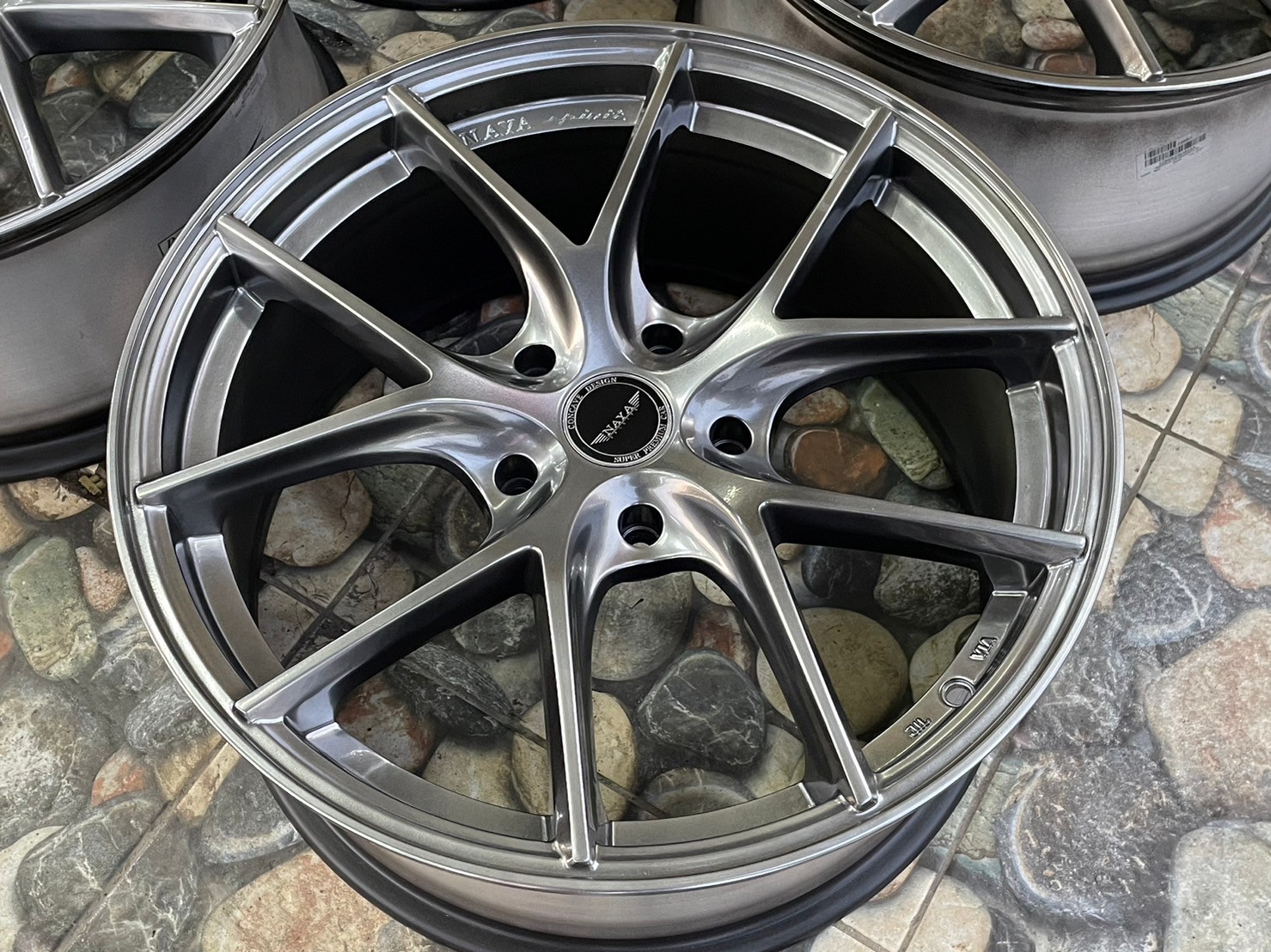 ล้อแม็กซ์ขอบ18 #NAYA #BUSLER ล้อเบาจากค่ายNAYA 18x8 ET40 5x120 สีบรอนซ์เทา ล้อมือ2สภาพใหม่