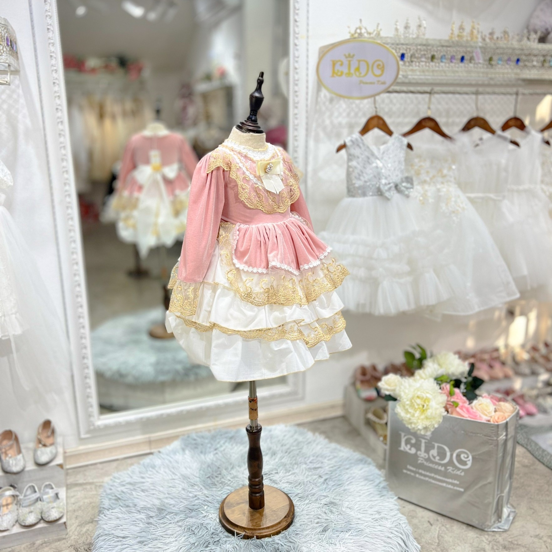 ชุดเดรสเด็ก(หน้าร้านอยู่รัชดา ลองได้ถ่ายรูปจากชุดจริง)W18405สีโอรส กระโปรงสั้น แขนยาว ลุคลูกคุณหนูหวานๆ