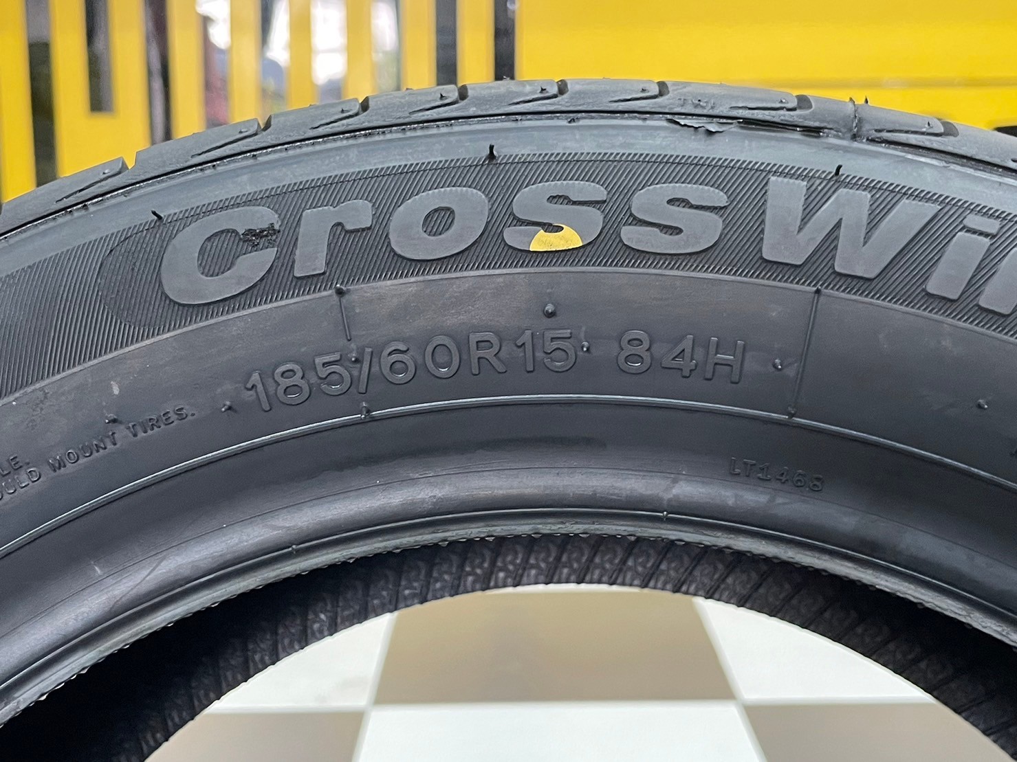 ยางรถยนต์คุณภาพดี Linglong(หลิงหลง) Crosswind HP 185/60R15 ยางใหม่ปี2024 ยางผลิตไทย