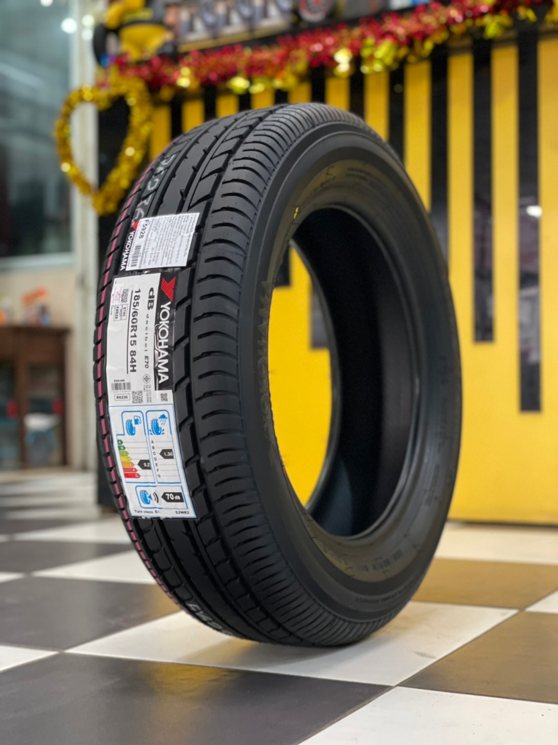 YOKOHAMA E70 185/60R15 ยางใหม่ปี2023