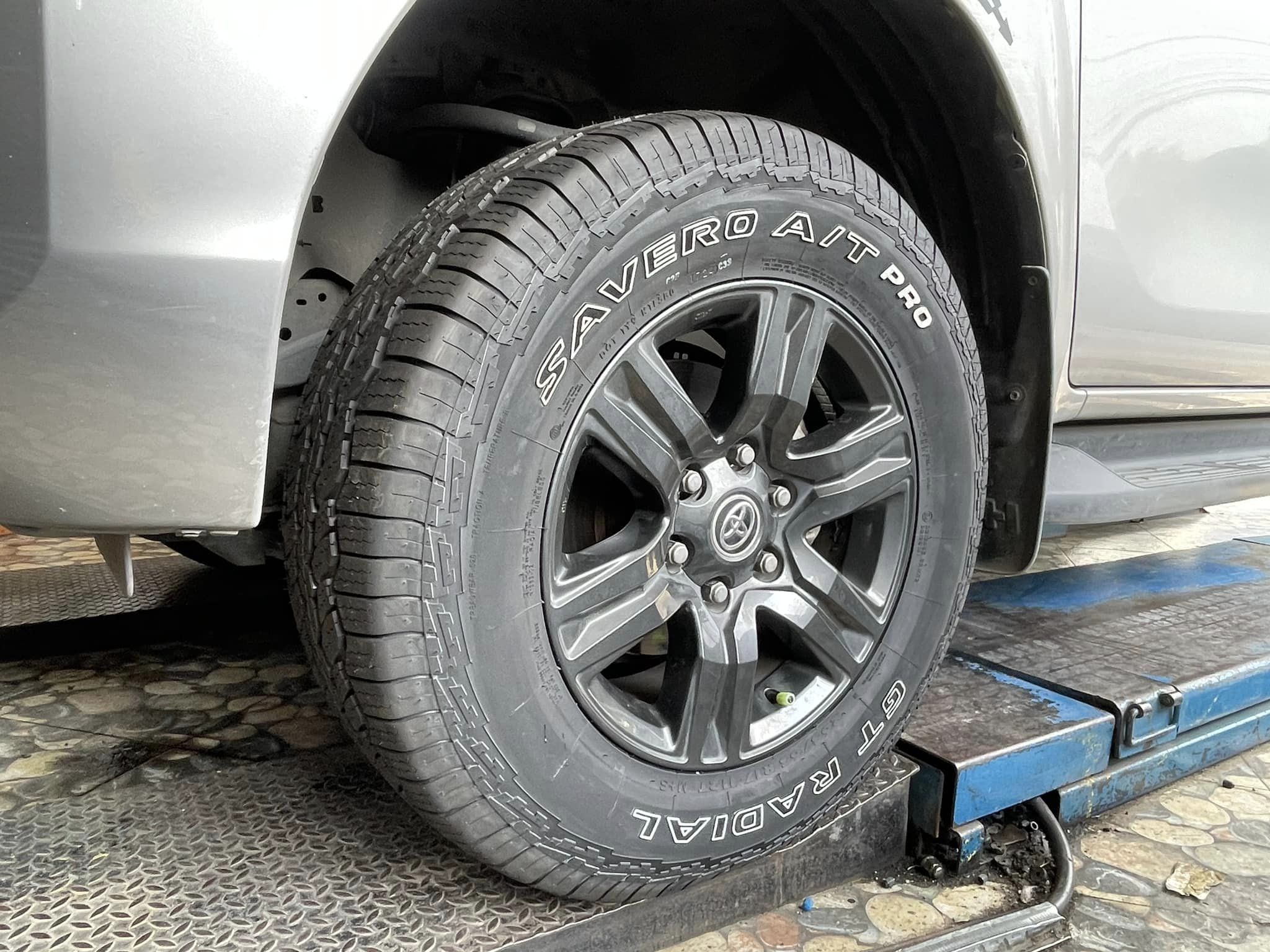 🚘 #TOYOTA_REVO🛞เปลี่ยนยาง 🛞 #GT RADIAL SAVERO AT 265/65R17