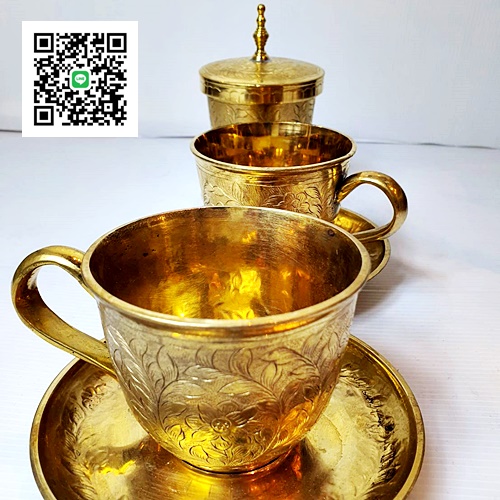 ชุดกาแฟทองเหลืองตอกลาย แพ็คคู่ พร้อมแก้ว 9cm ตอกลาย ฝาปิดจานรอง