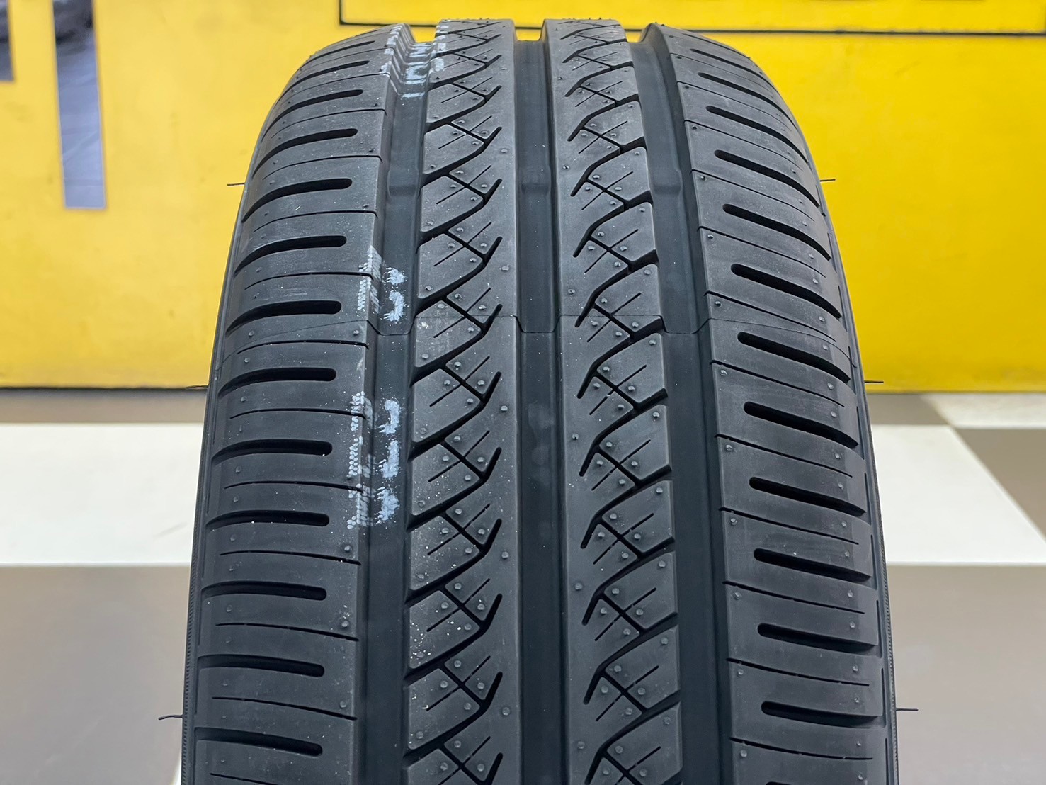 ยางใหม่โยโกฮาม่า YOKOHAMA A.Drive AA01 195/55R15 ยางใหม่ปี2024