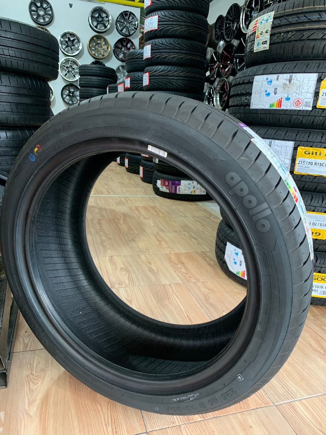 ยางApollo Aspire4G 225/45R18 ยางสปอร์ตคุณภาพดี นุ่มเงียบ ยางปี2021