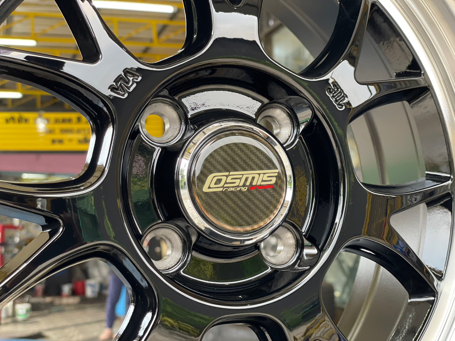 ล้อแม็กซ์ใหม่ขอบ15 Cosmis XT207RB สีดำขอบเงา ล้อคอทมิทแท้ คุณภาพดี 15x6.5 ET38 4x100 สีดำขอบเงา