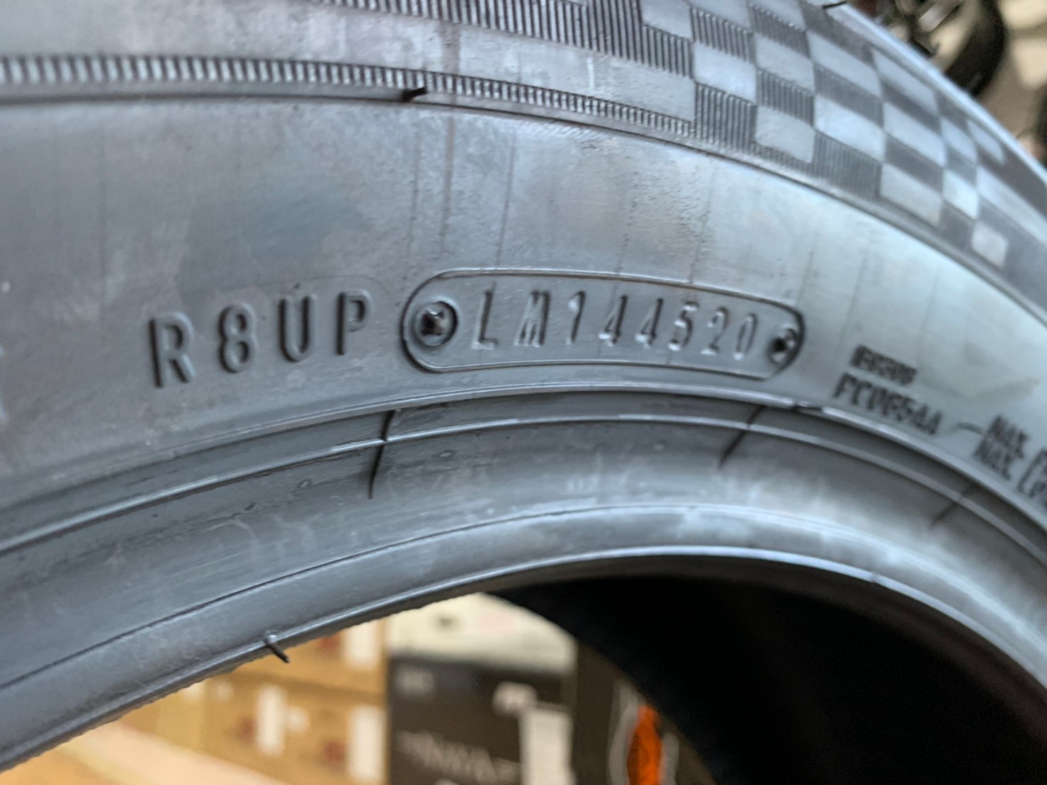 ยางใหม่ 225/50R17 ยางรถยนต์ FIRENZA ST-01A