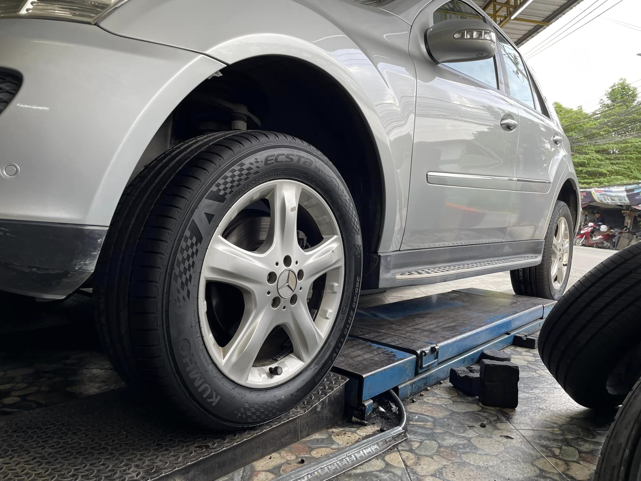 🛞❤️ #BENZ_ML280 CDI 🚘เปลี่ยนยาง 🛞🐘#KUMHO_PS71_255/55R19