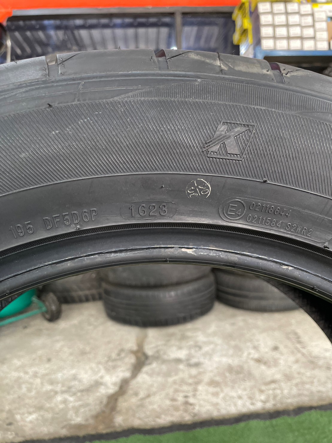 KINTO V36 255/50R18 ยางใหม่ปี2023 (โปรโมชั่น)