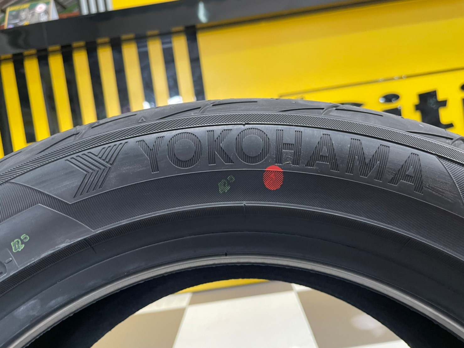 YOKOHAMA ADVAN FLEVA V701 195/55R15 ยางใหม่ปี2022