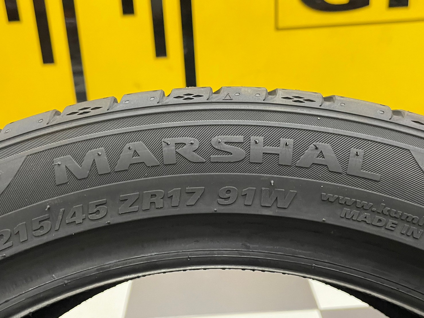MARSHAL MU12 215/45R17 ยางใหม่ปี2021 ยางเเบรนด์เกาหลี