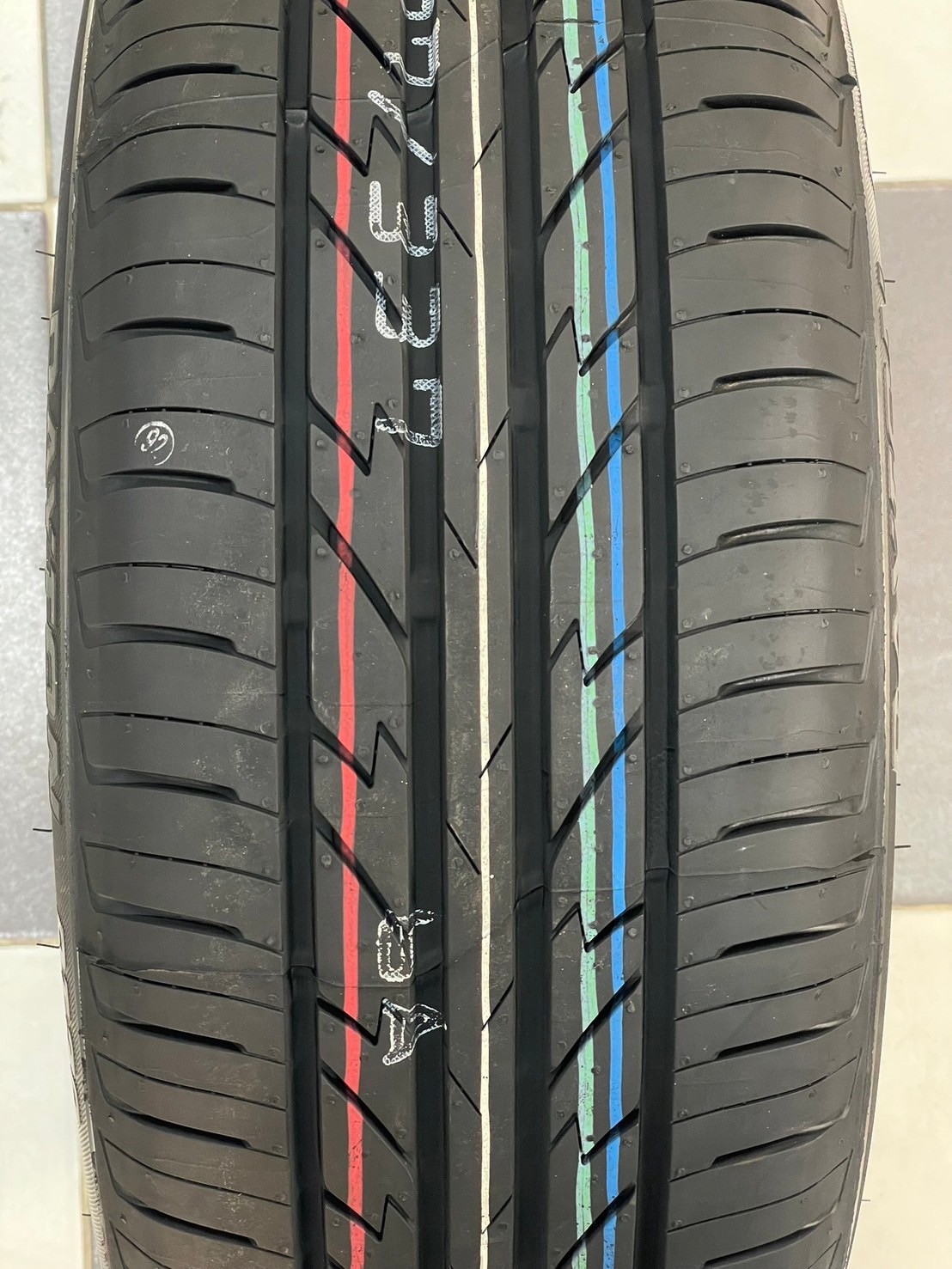 Dayton DT30 BY Bridgestone 205/55R16 ยางใหม่ปี2025 (4เส้น)