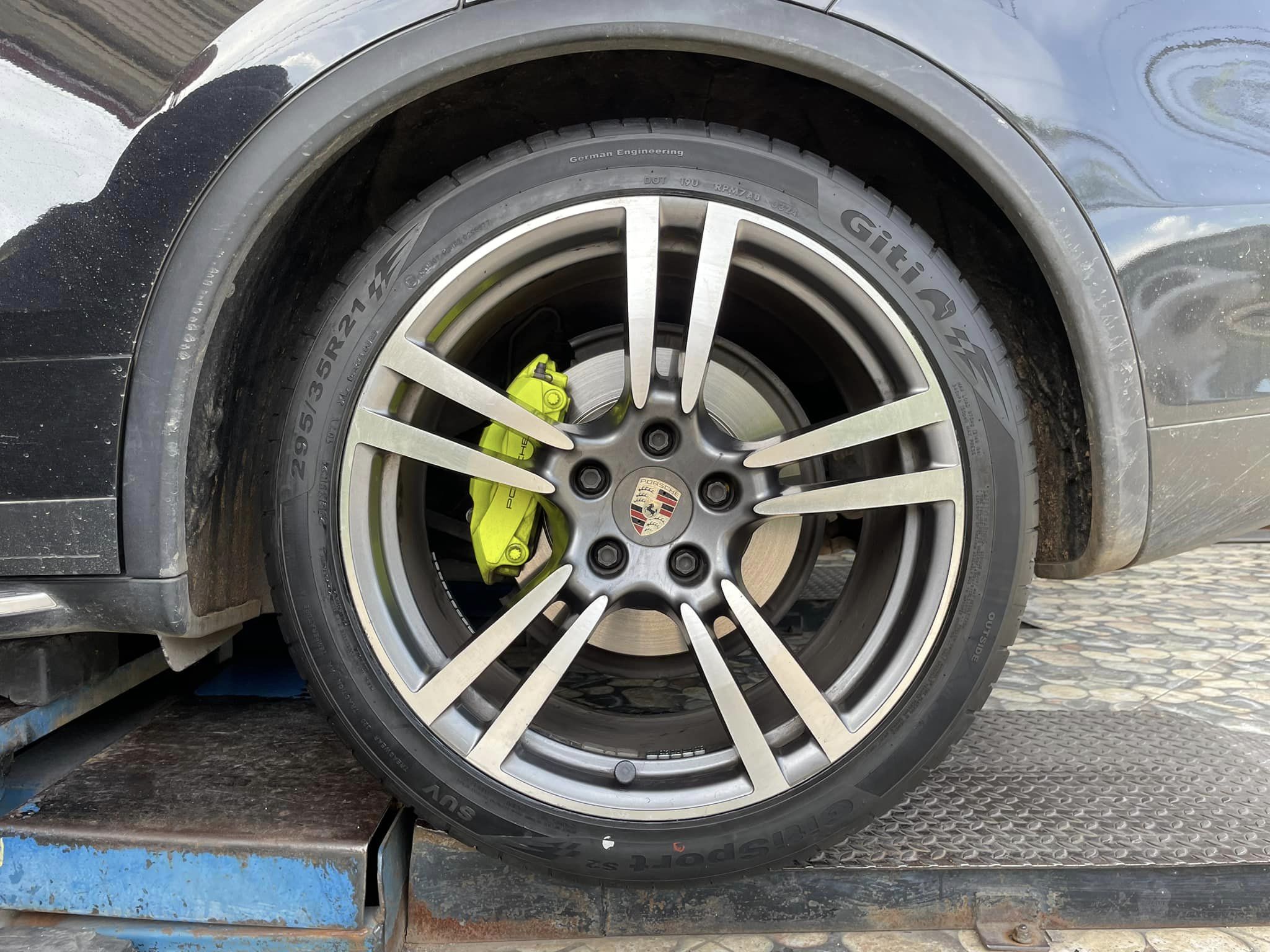 #Porsche #Cayenne #ยางรถยนต์แบรนด์คุณภาพ #Giti_SportS2 295/35R21🛞