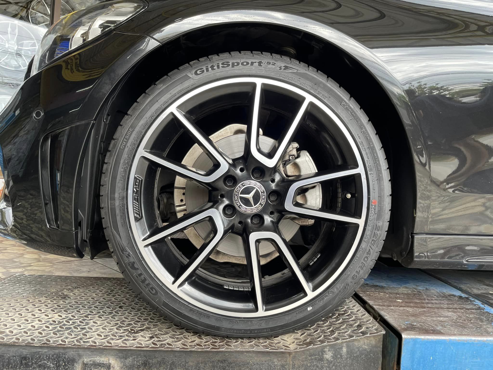 #Mercedes_Benz_C220d #ยางพรีเมียม สปอร์ตสมรรถนะการขับขี่สูง เปลี่ยนยาง #GITI_SportS2 225/40R19 #GITI_SportS2 255/35R19