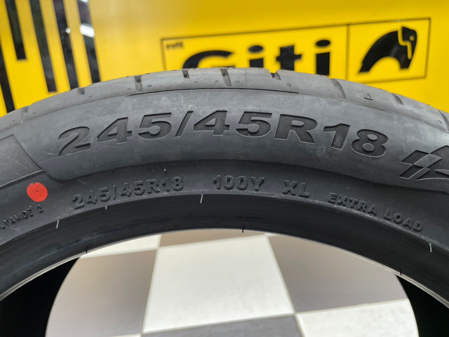 245/45R18 Giti SportS2 ยางใหม่ปี2022 ยางสปอร์ต ยางรถยนต์คุณภาพดี สมรรถนะสูง ราคาโปรโมชั่นพิเศษ พร้อมติดตั้งฟรี