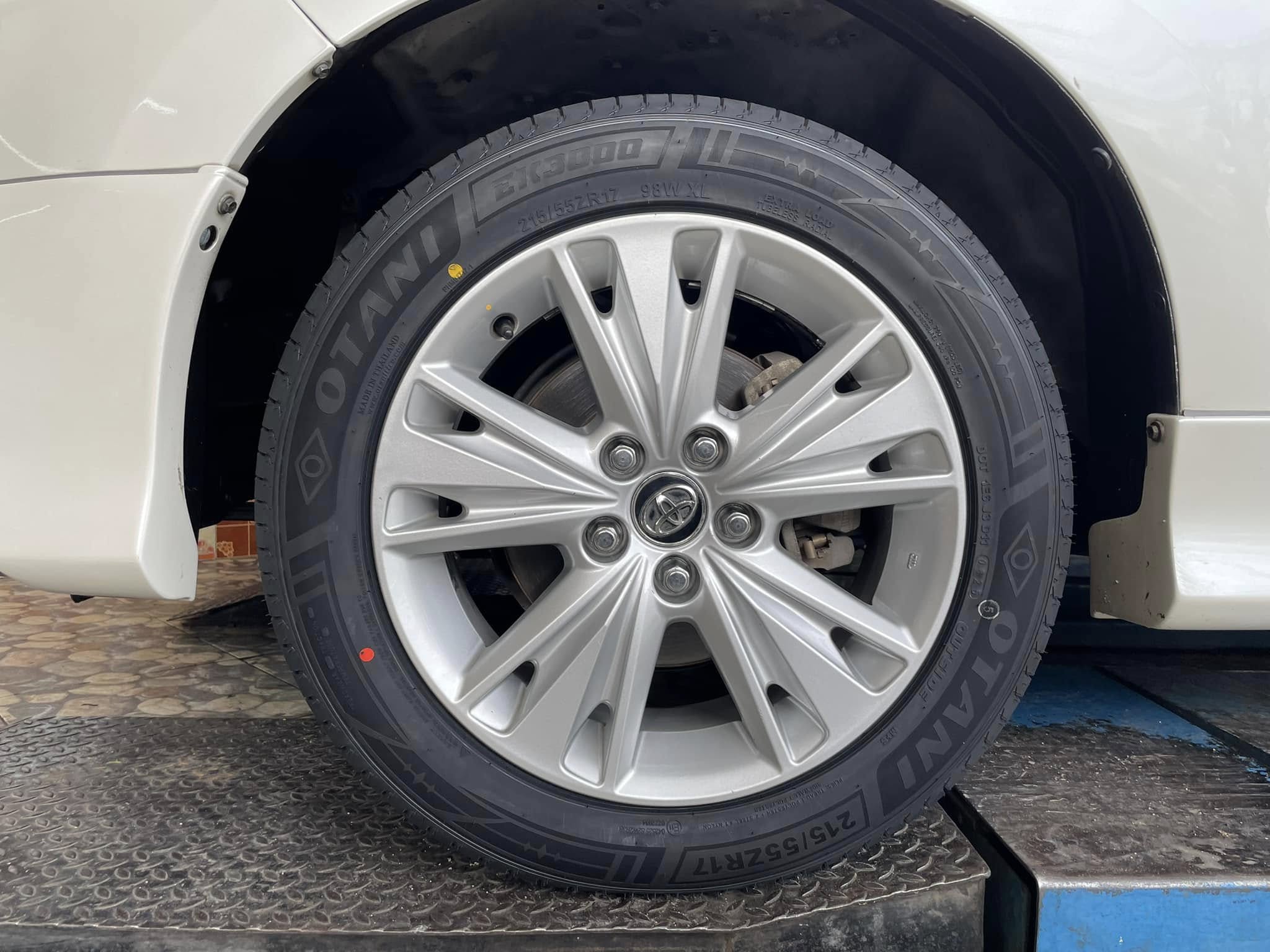 🚘 #TOYOTA_INNOVA🛞#เปลี่ยนยาง #OTANI #EK3000 215/55R17