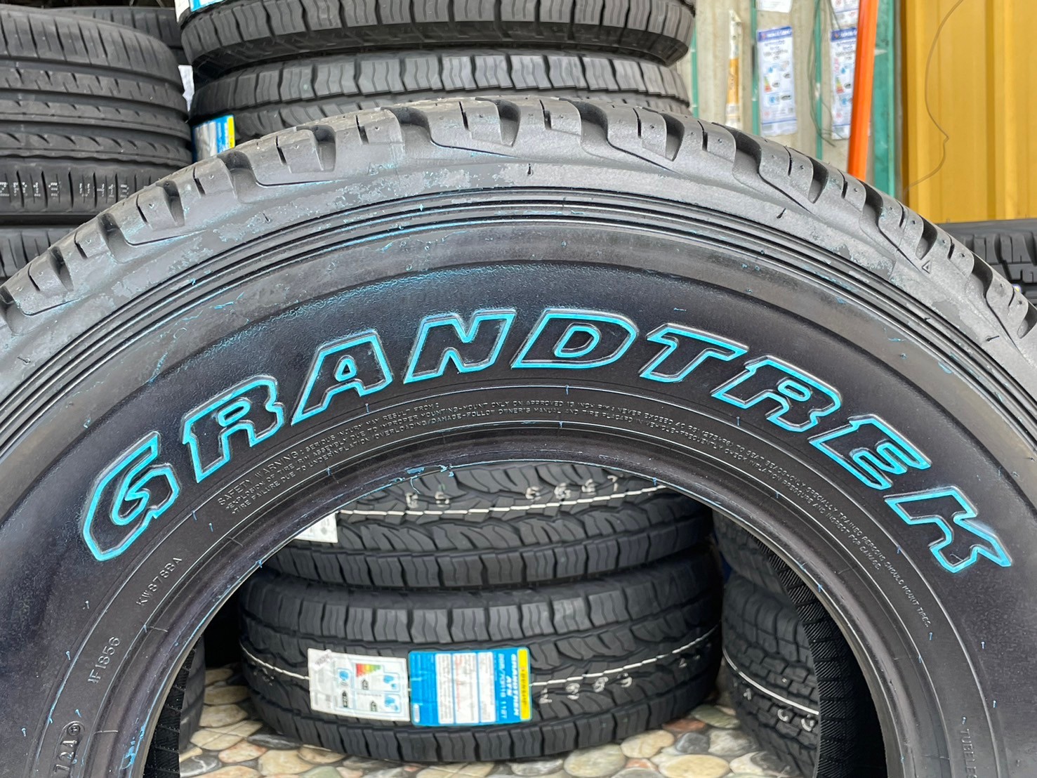ยางใหม่DUNLOP GRANDTREK AT22 265/70R16 ยางปีผลิต2024