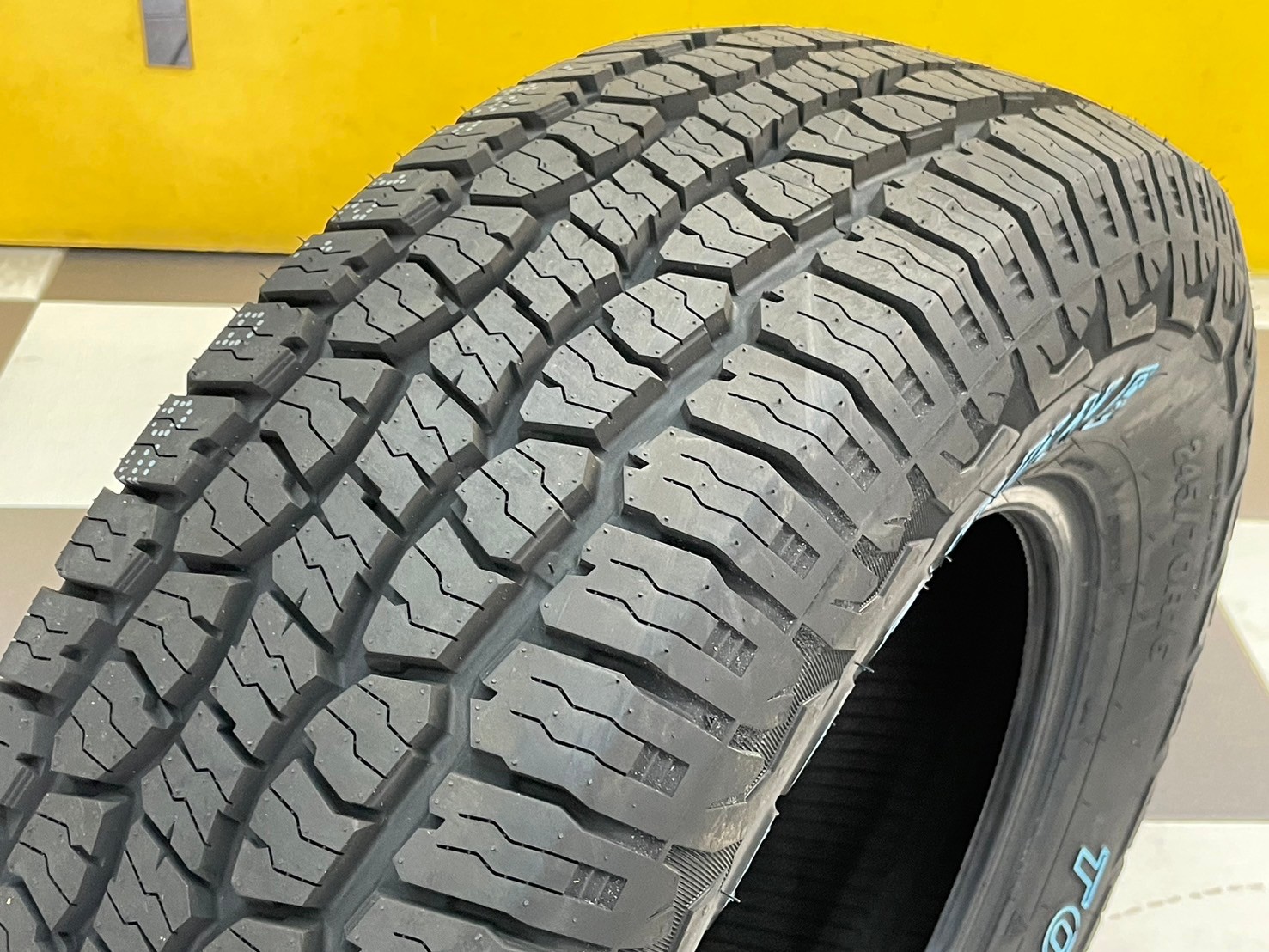 #ยางfortune (ฟอร์จูน) FSR308 245/70R16 ยางใหม่ปี2024 ยางAT ตัวหนังสือสีขาว ยางผลิตไทยคุณภาพดี