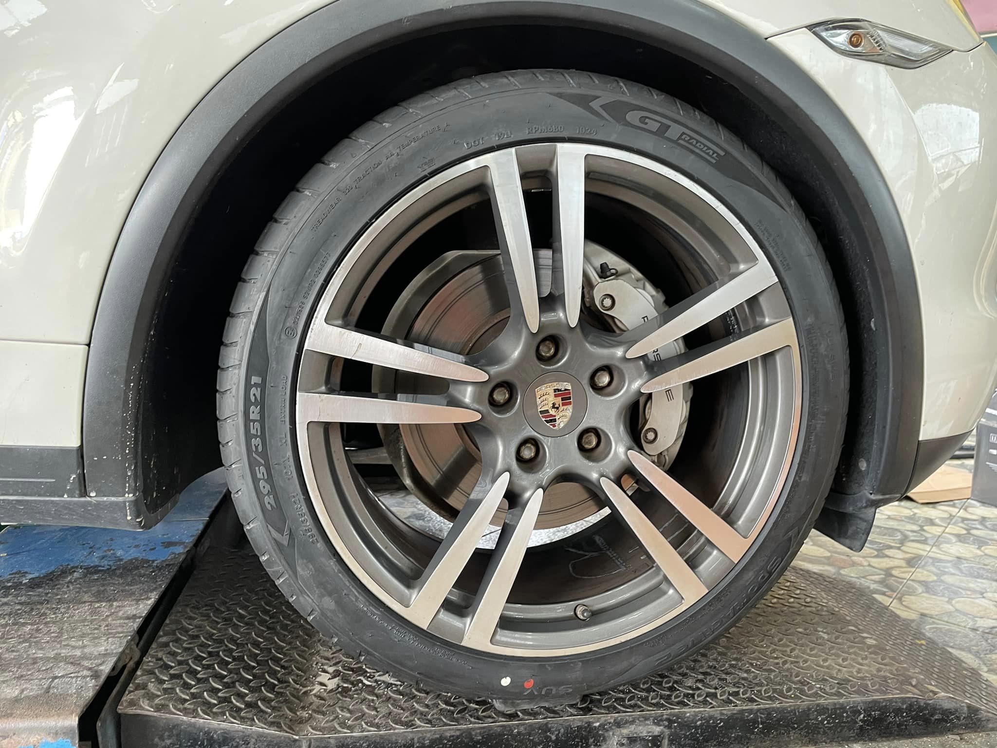 🚘 #PORSCHE_CAYENNE❤️❗️🎉 🛞 #GT RADIAL SPORTACTIVE2_295/35R21