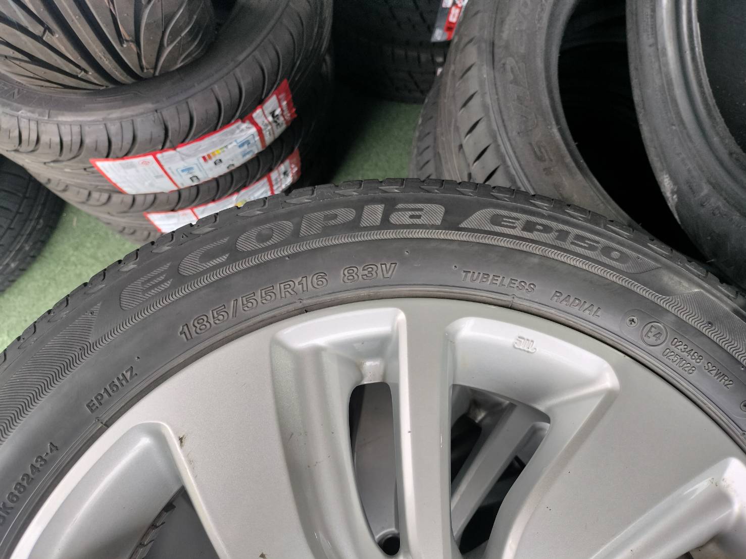 ล้อเดิมมือสอง SUZUKI ขอบ16 ขนาด4×100 พร้อมยางสภาพดียี่ห้อ BRIDGESTONE EP150 185/55R16