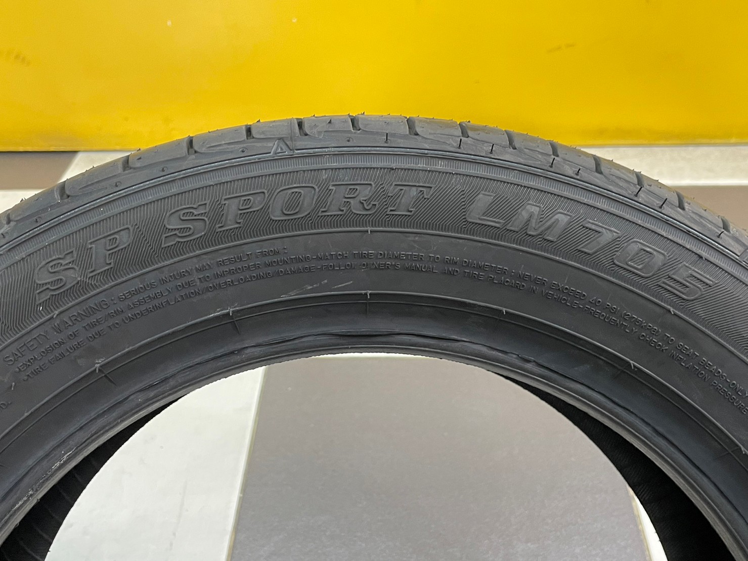 ยางใหม่ DUNLOP LM705 195/55R15 ยางดันลอป ยางไทย ปี2023 (4เส้น)
