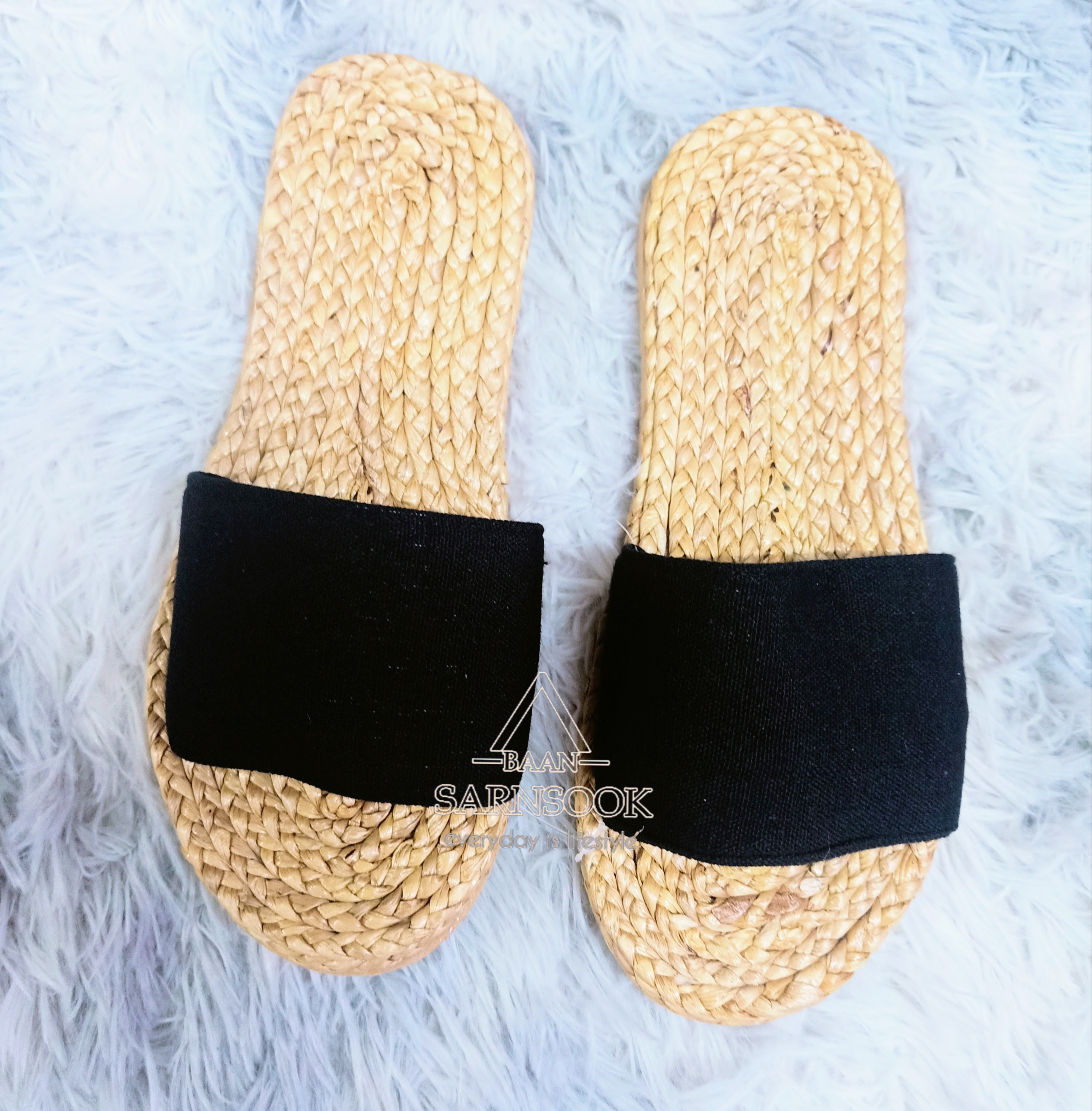 BSS703W : รองเท้าสานผักตบชวา ราคาส่ง 1โหล 12 คู่