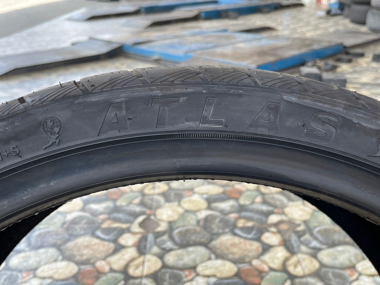ATLAS FORCE UHP 235/35R19 ยางใหม่ปี2023