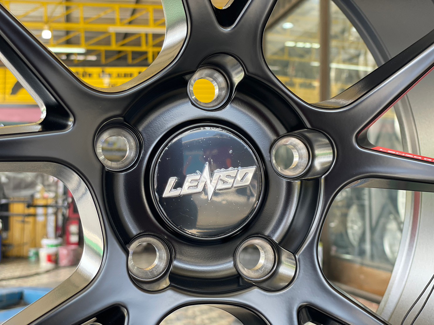 ล้อแม็กซ์ใหม่ Lenso 95G ขนาด18x8.5 ET+35 5x114.3น้ำหนักเบา 7.84 KG. เท่า Flow Forming❗️❗️