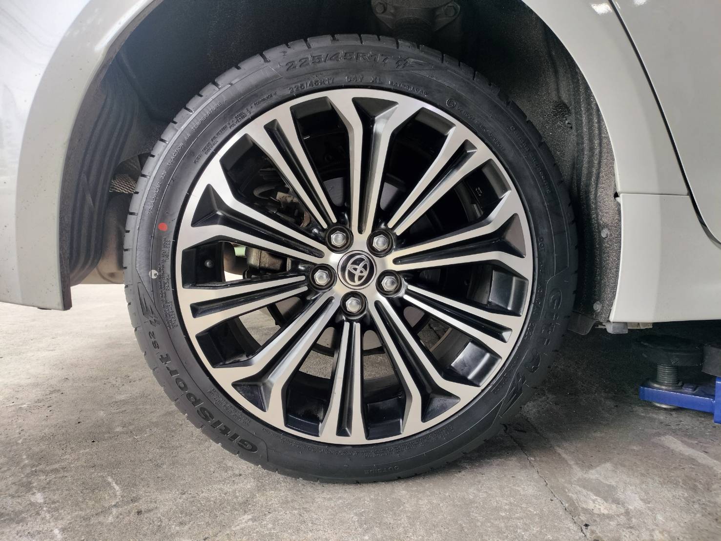 🚘#TOYOTA_ALTIS เปลี่ยนยาง 🛞 #GITI_SportS2_225/45R17