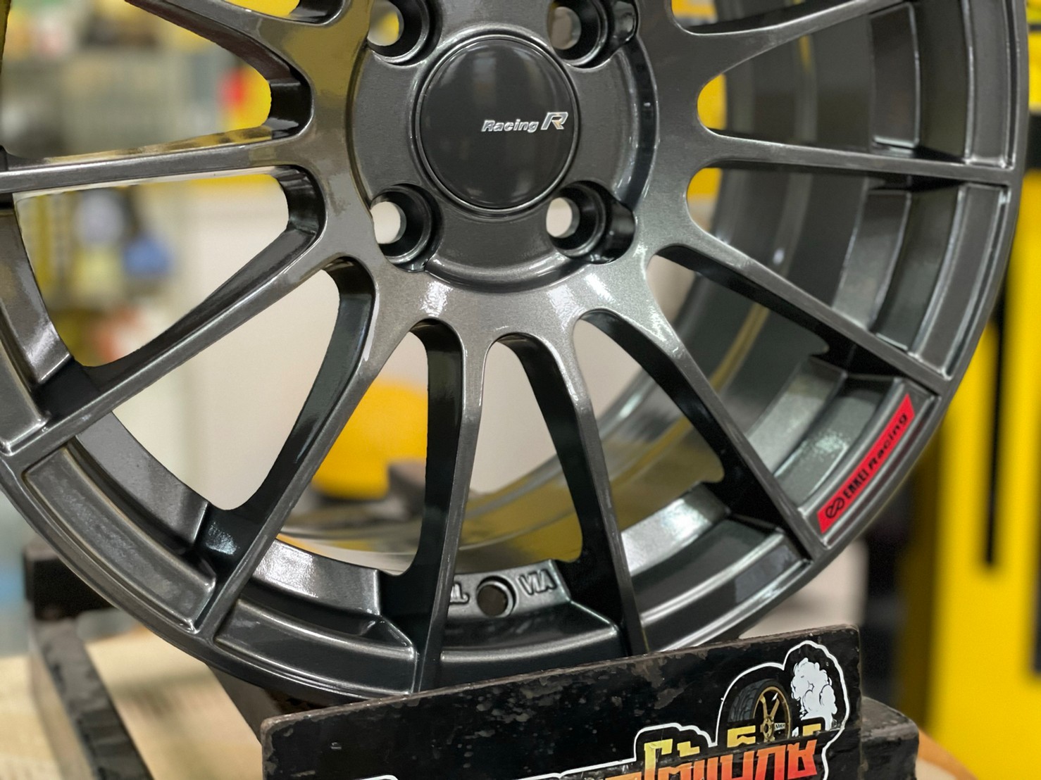 ล้อแม็กซ์ใหม่ขอบ15 RS05RR สีเทากันหน้าเงา กว้าง7ออฟ35 4รู100 SSW