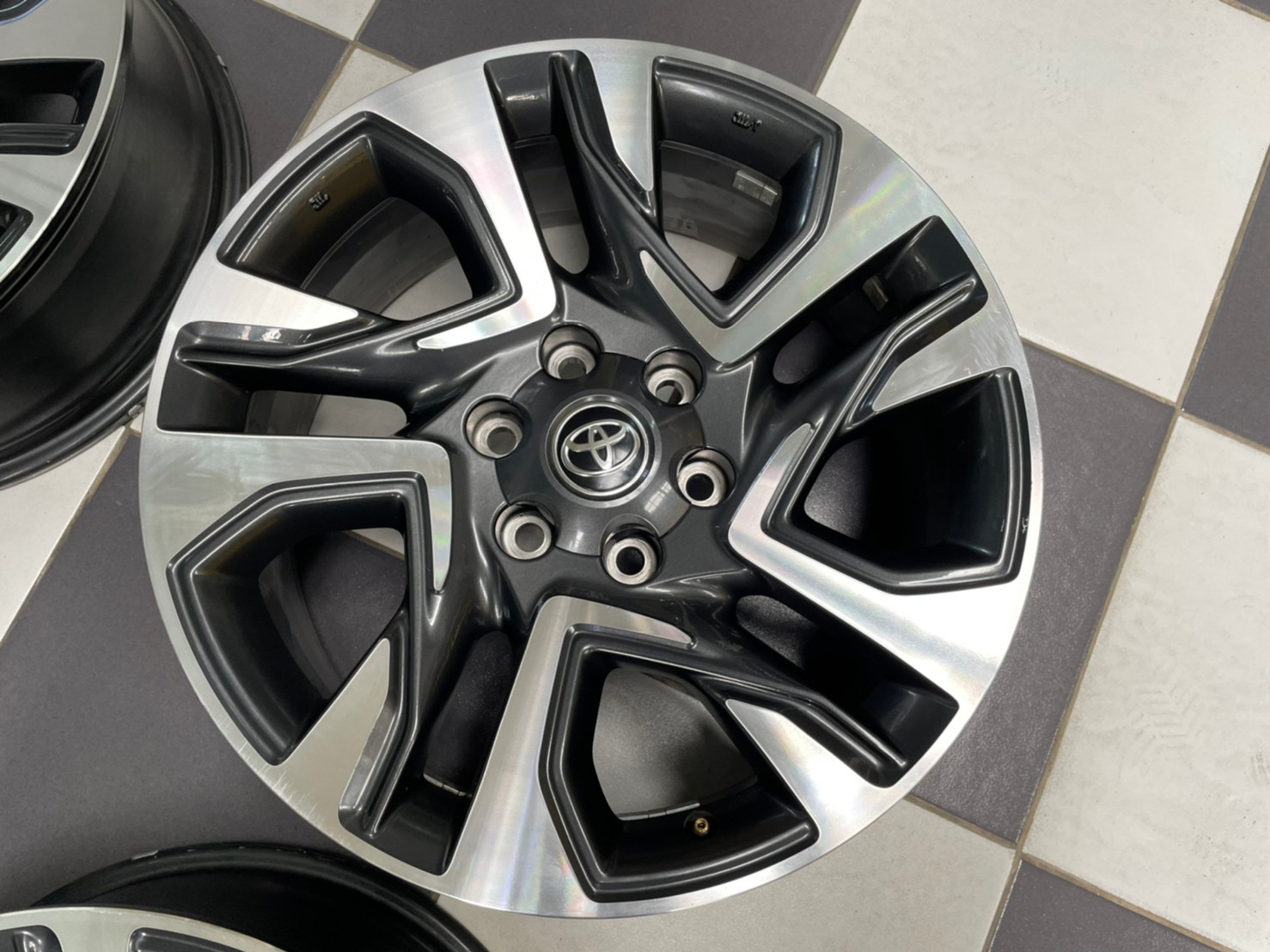 ล้อแม็กซ์ขอบ20 Toyota Fortuner Legender 6รู139 รุ่นใหม่ล่าสุด สภาพใหม่สวย