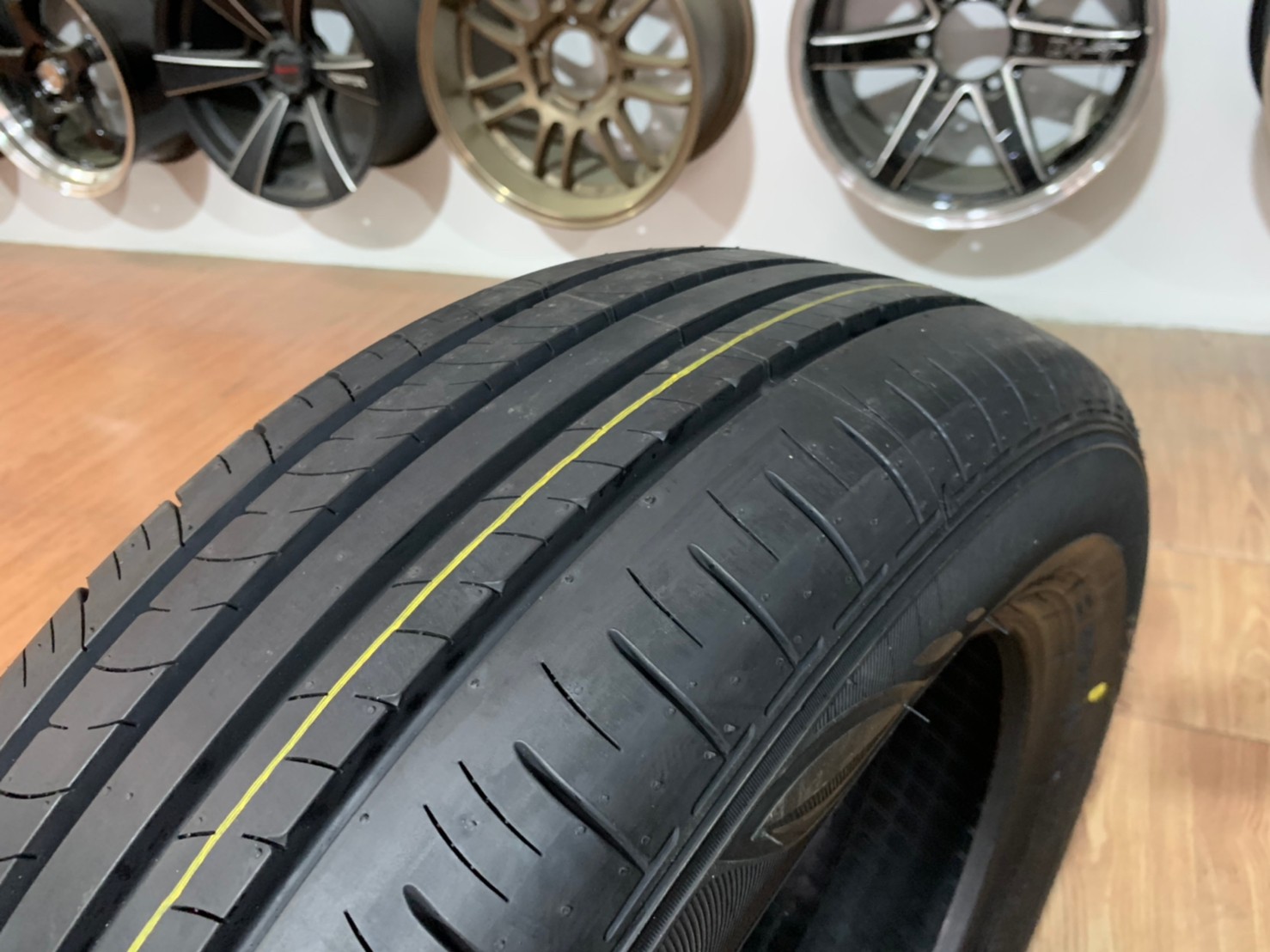 ยางใหม่ปี2021 215/60R17 Dunlop EnasaveEC300+ ยางไทยคุณภาพดี