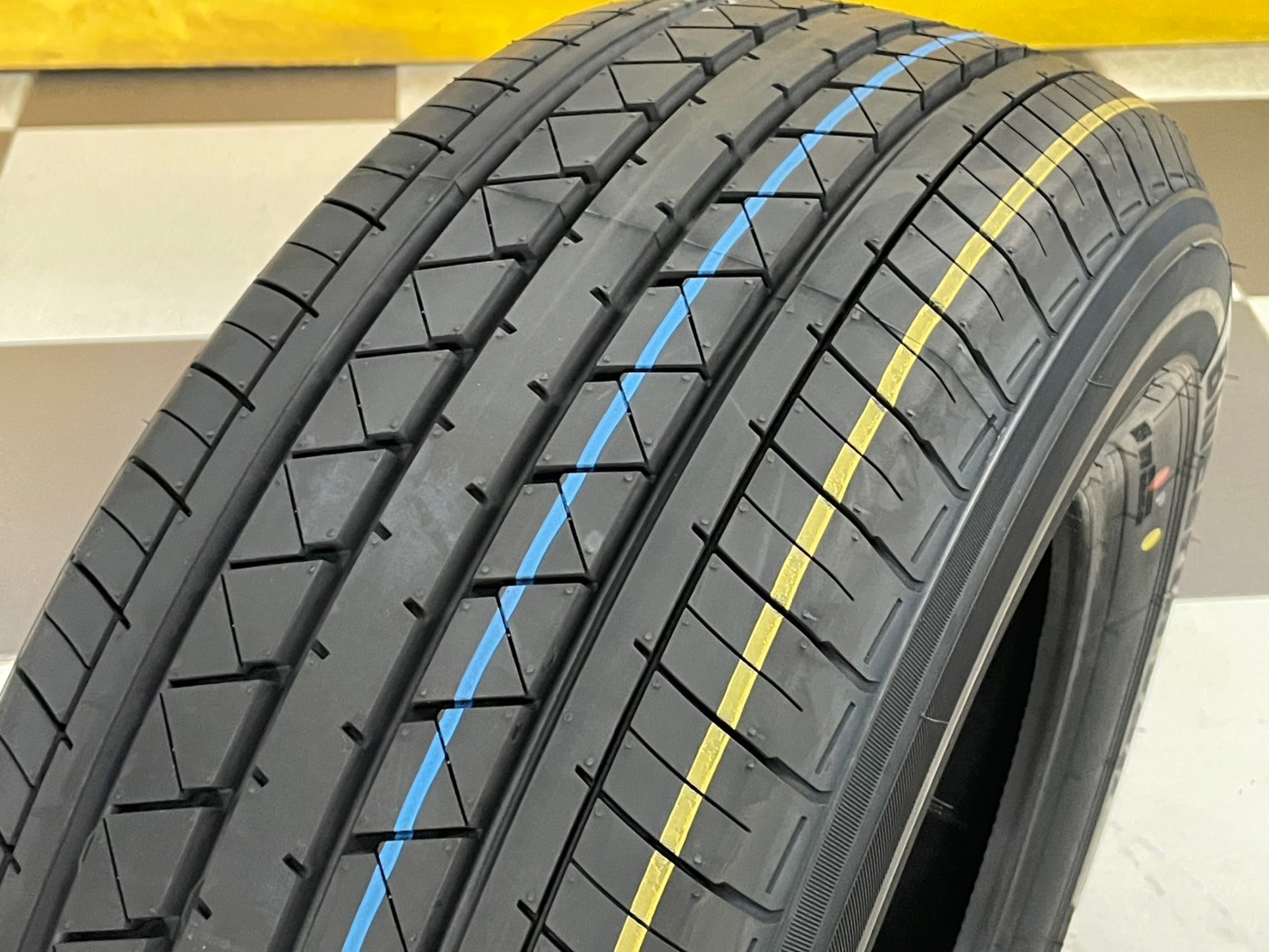ยางใหม่โยโกฮาม่า #Yokohama BluEarth-VAN #RY55 235/65R16 ยางใหม่ปี2025