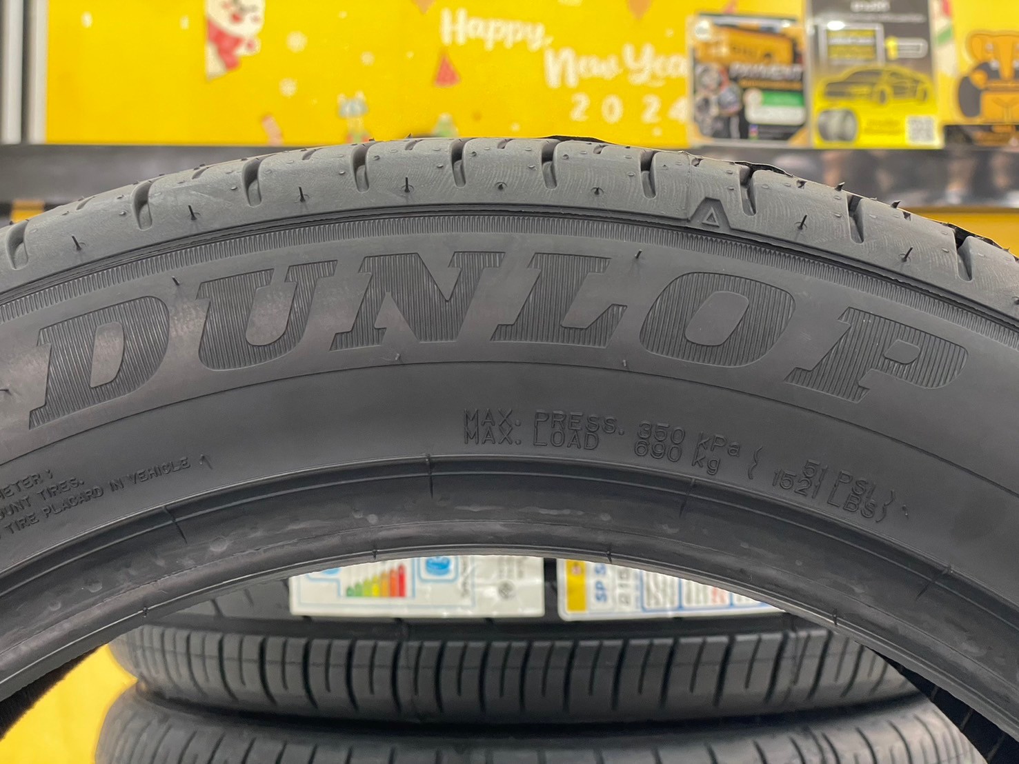 🔥ราคาโปรโมชั่น🔥🔥🔥 ยางใหม่ DUNLOP SP SPORT FM800 215/55R18 ยางใหม่ปี2024