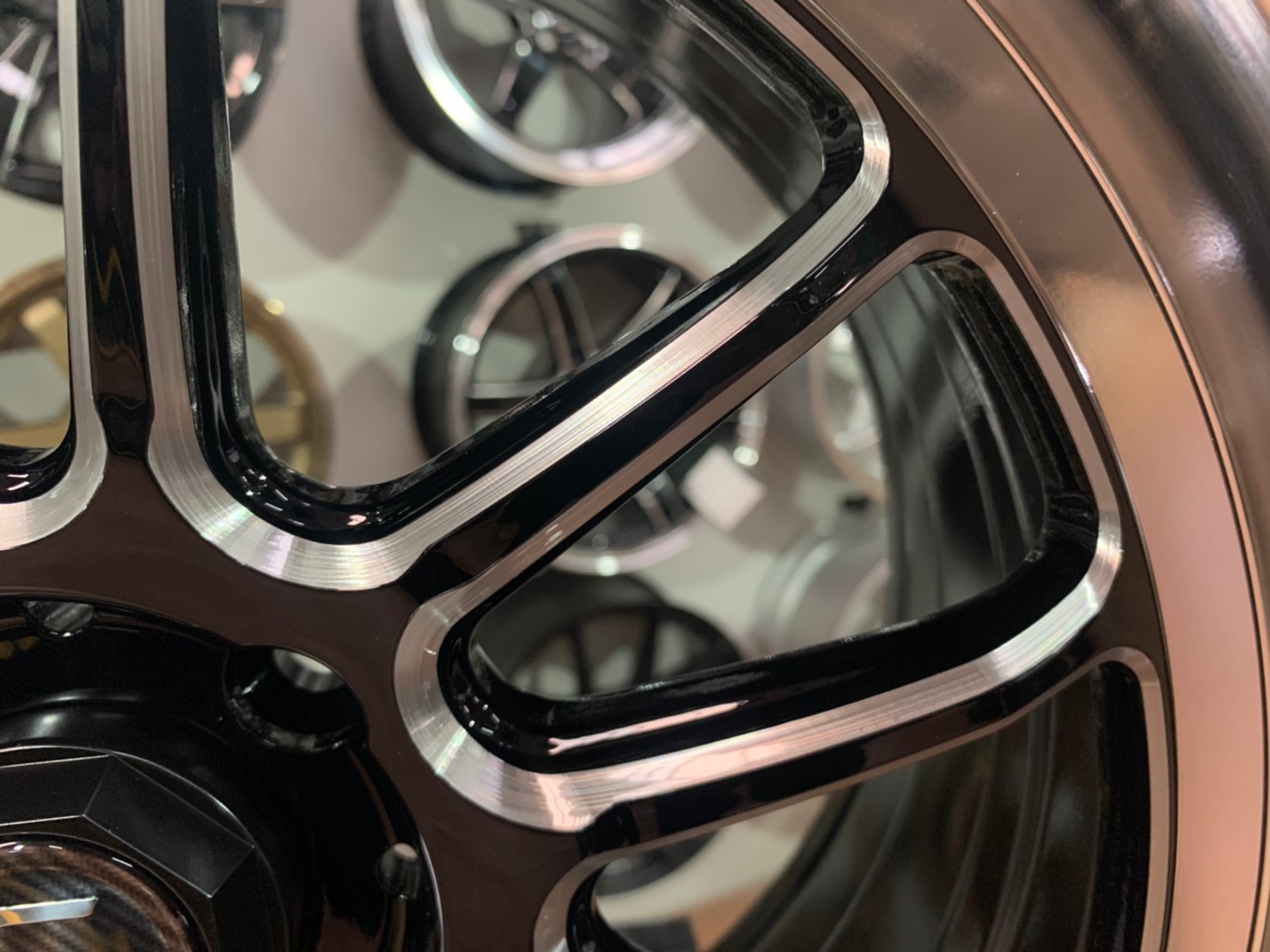 ล้อแม็กใหม่ขอบ15 Cosmis XT206R กว้าง8 4รู100 ออฟ30 CB67.1 สีดำขอบเงาCNC ข้างก้าน