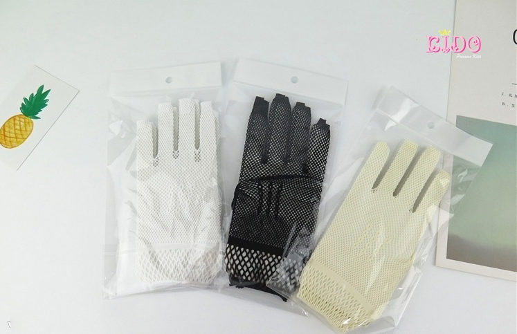 ssถุงมือเด็ก(มีหน้าร้านอยู่รัชดา)GS16 ถุงมือเด็ก สีขาว สีครีม สีดำ เดินแบบออกงาน ตาข่ายสั้น