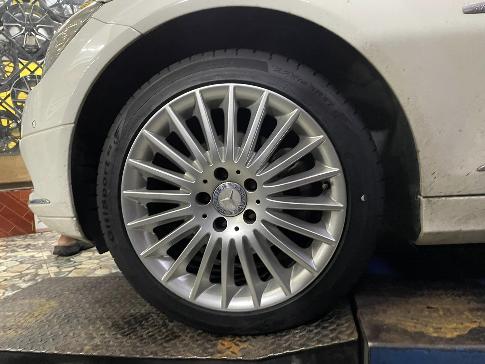 เปลี่ยนยาง🚗#BENZ_C200🚘 🛞#ยางจีที #ยางสปอร์ตสมรรถนะการขับขี่สูง 🛞 🛞#Giti_SportS2 225/45R17🛞