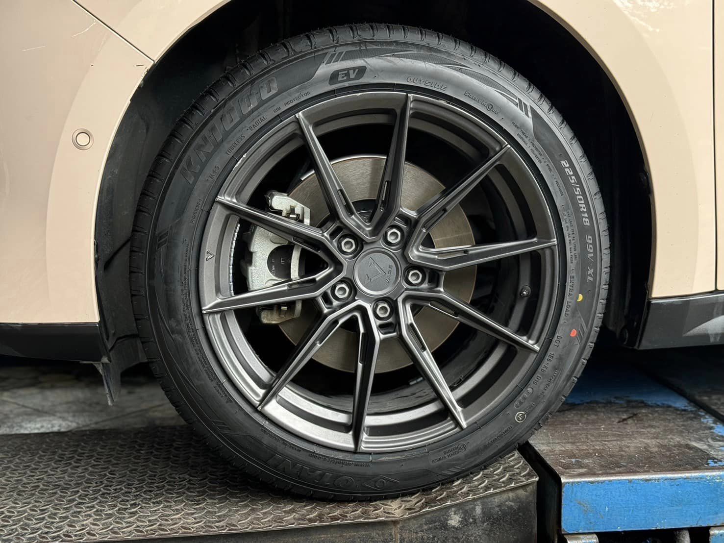 🚘 #ORA_GOOD CAT🛞 #เปลี่ยนยาง #OTANI #KN1000 225/50R18🔥 🔥🔥 #บริการตั้งศูนย์ล้อ