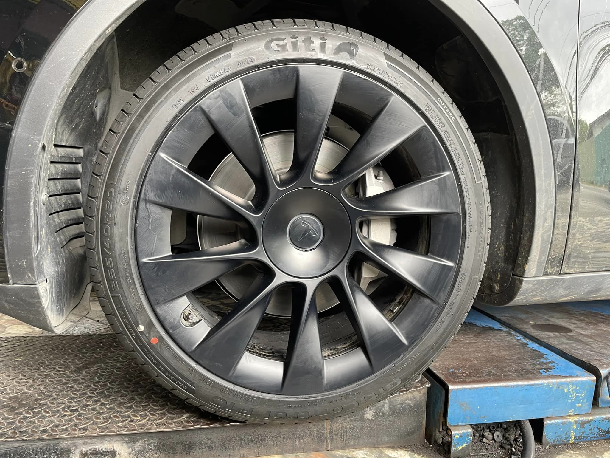 TESLA_MODEL Y เปลี่ยนยาง #รถไฟฟ้า100% #GITI_CONTROL P10 255/40R20 #ยางMagic Sound ยางฟองน้ำซับเสียง