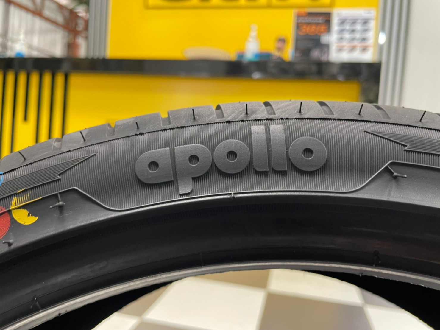 Apollo 235/35R19 Aspire4G ยางใหม่ปี2021 พร้อมติตตั้งฟรี