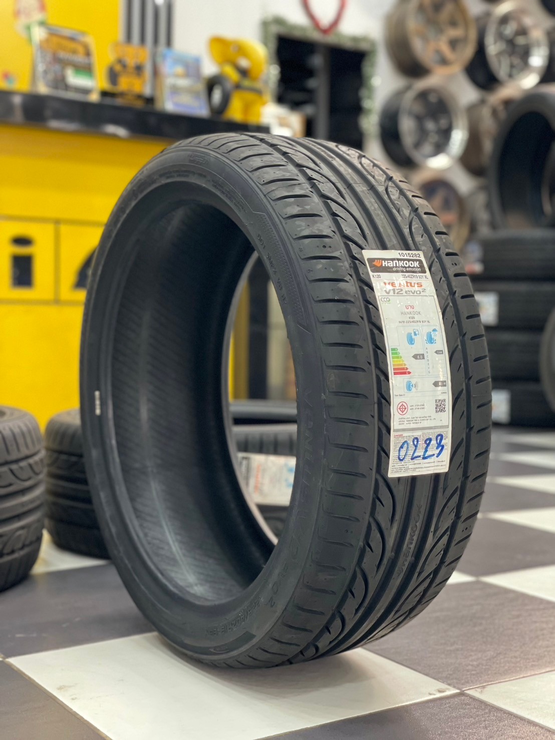 ยางHANKOOK รุ่น VENTUS V12 *evo 2 225/40R19 ยางใหม่ปี2023