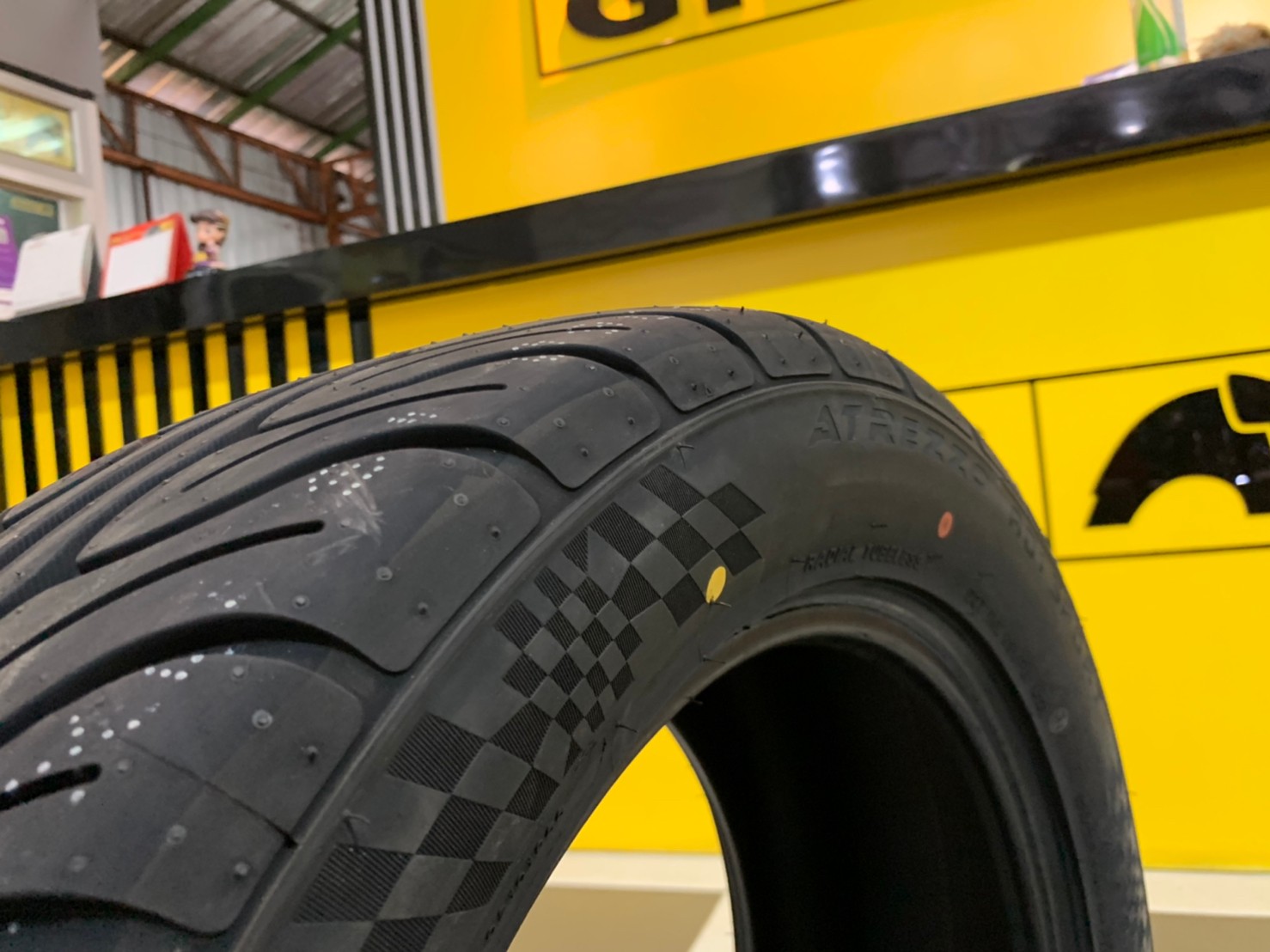 ยางซอฟ255/50R18 Sailun Atrezzo R01 ยางสปอร์ตลายซิ่ง ลายAD ยางใหม่ปี2021