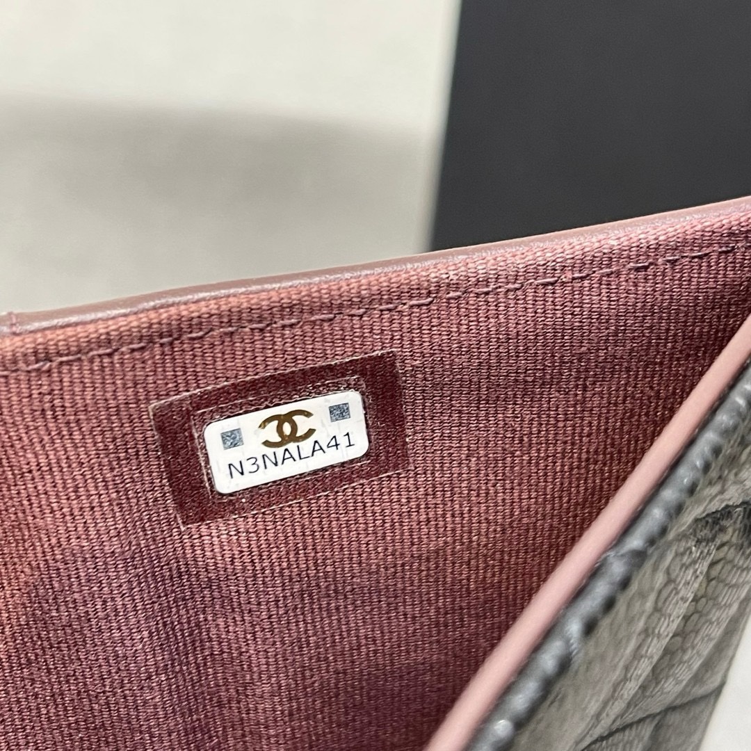 กระเป๋าสตางค์Chanel Wallet Medium Cavair